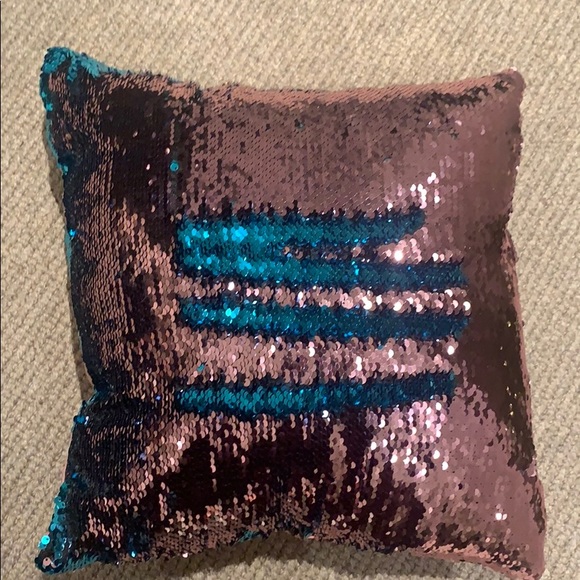Decorative pillow - Picture 2 of 4